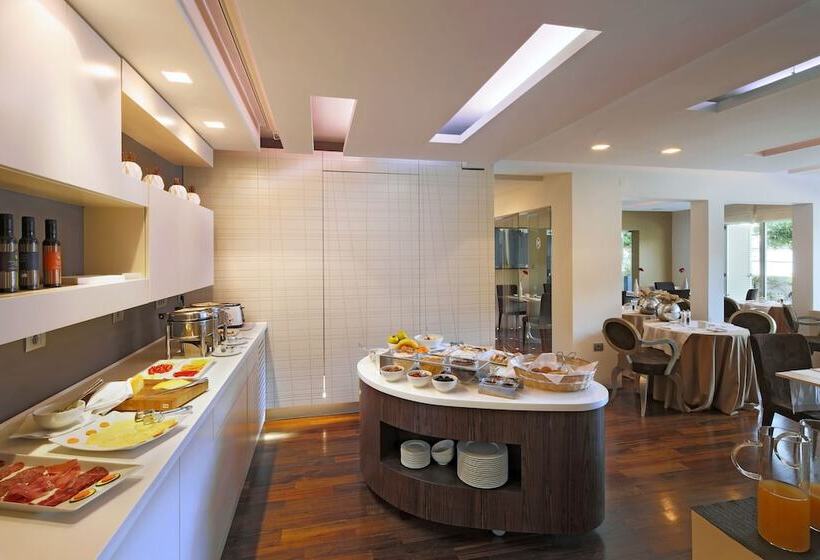 Boutique Hotel Adoral