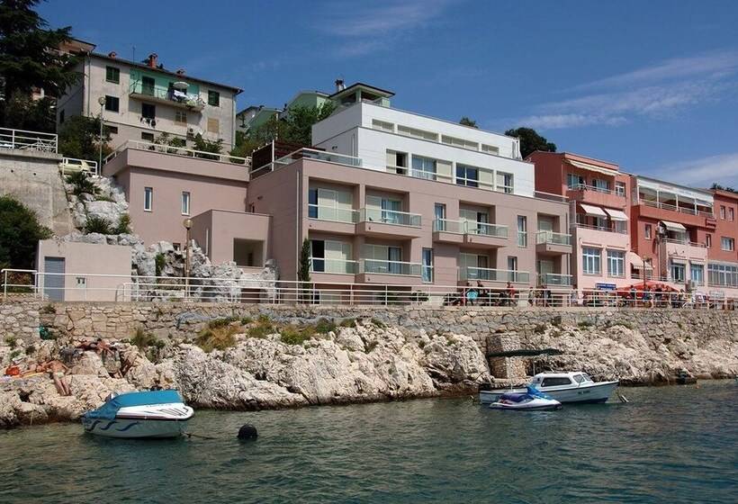 Boutique Hotel Adoral