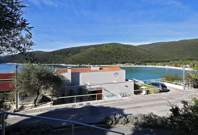 Boutique Hotel Adoral