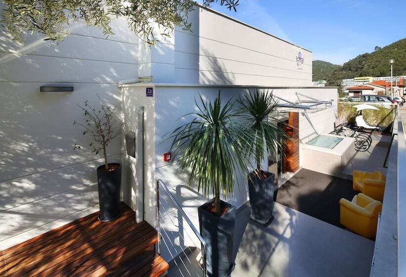 Boutique Hotel Adoral