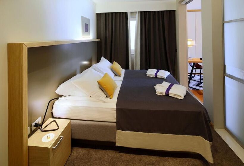 Boutique Hotel Adoral