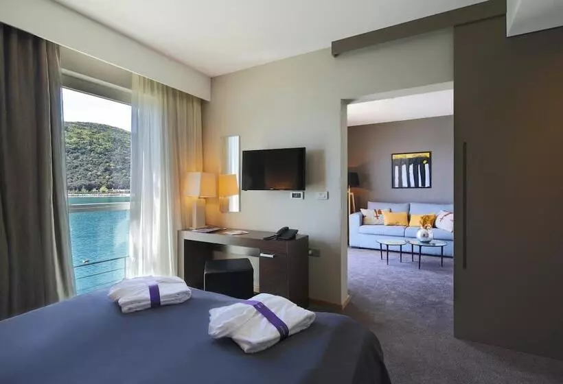 Boutique Hotel Adoral