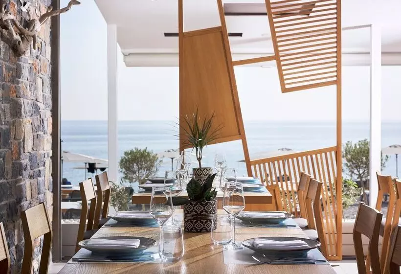 Coriva Beach Hotel & Bungalows