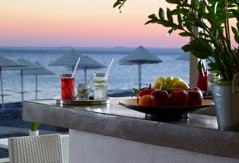 Coriva Beach Hotel & Bungalows