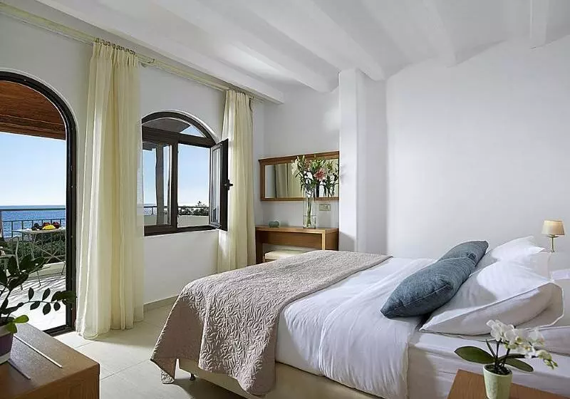 Coriva Beach Hotel & Bungalows