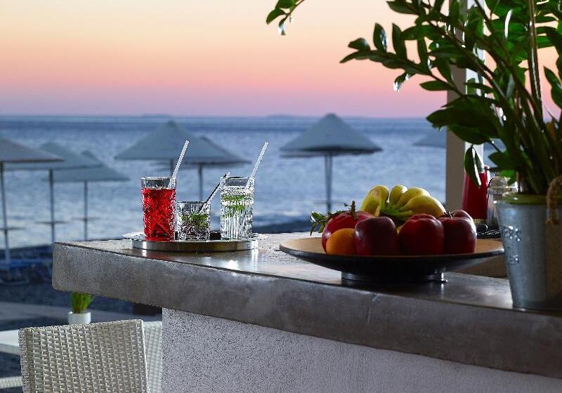 Coriva Beach Hotel & Bungalows