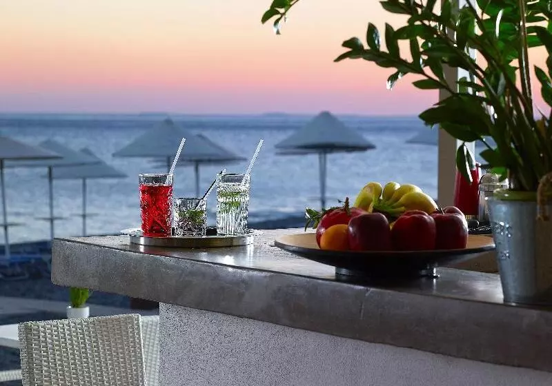 Coriva Beach Hotel & Bungalows