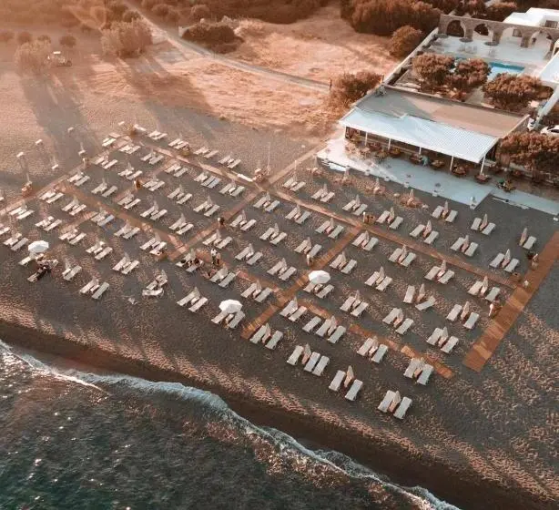 Coriva Beach Hotel & Bungalows