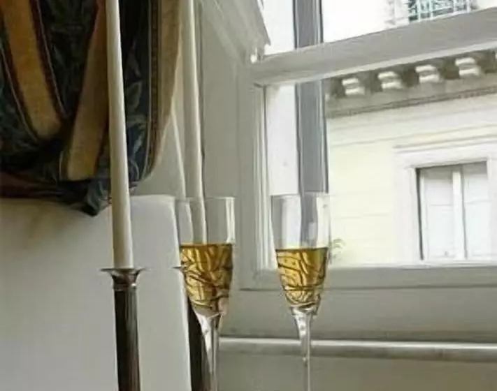 簡易ホテル A Rosmini Suites