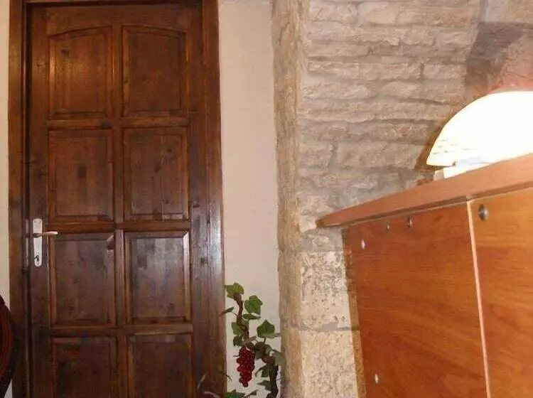 مسافرخانه Carol Rooms