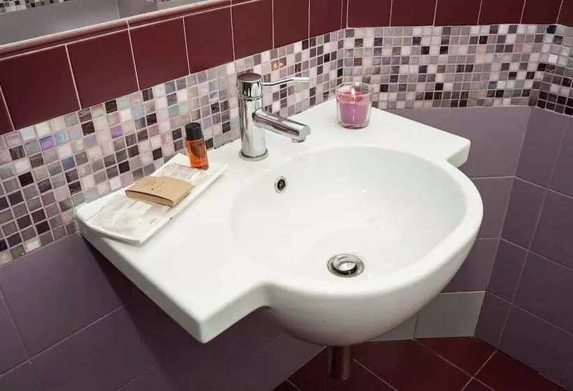 פונדק Flowerome