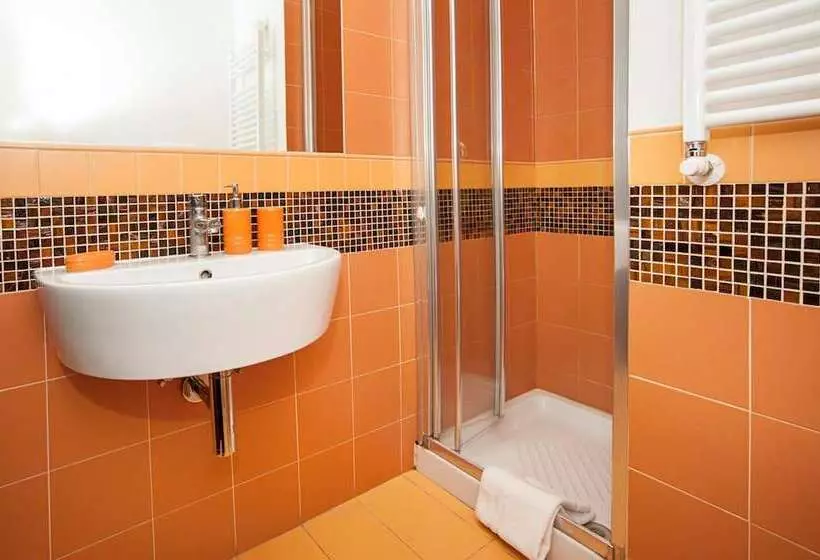 פונדק Flowerome