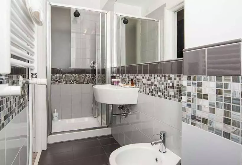 פונדק Flowerome