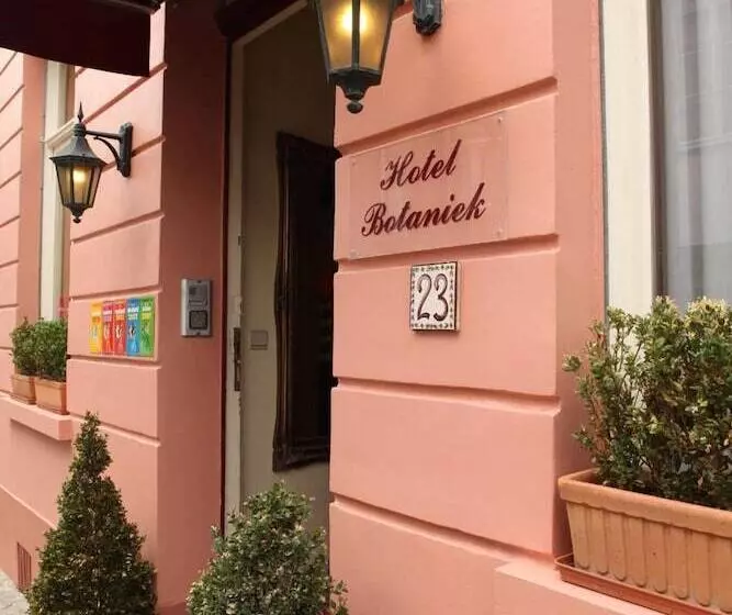 Отель Botaniek