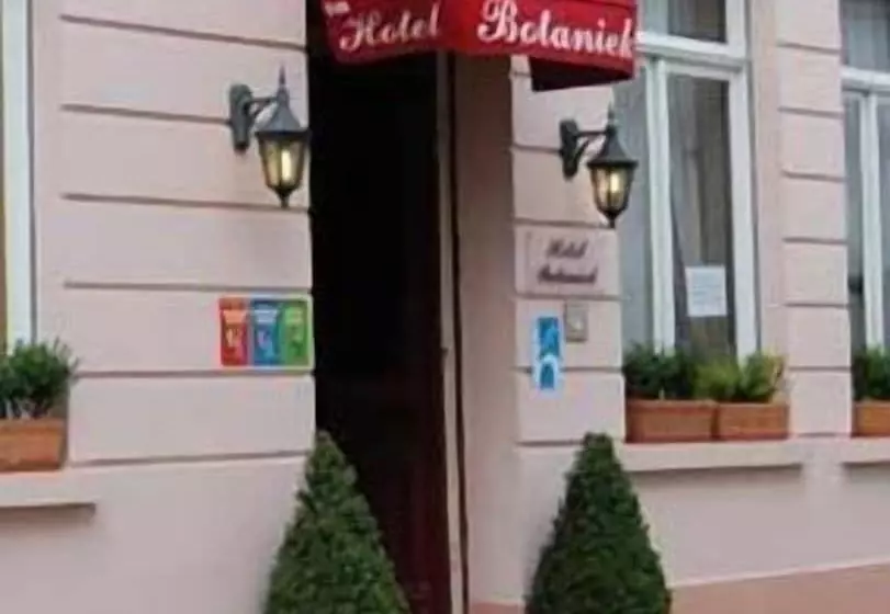 Отель Botaniek