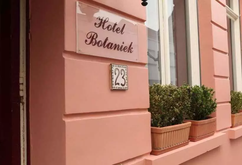 Отель Botaniek