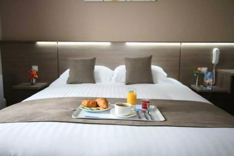 Brit Hotel Piscine & Spa Fougères