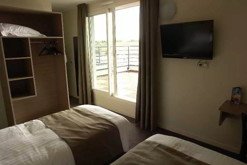 Brit Hotel Piscine & Spa Fougères