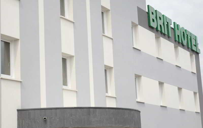 Brit Hotel Piscine & Spa   Fougères