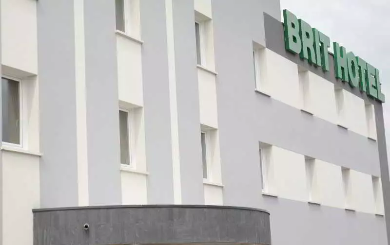 Brit Hotel Piscine & Spa Fougères