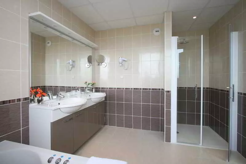 Brit Hotel Piscine & Spa Fougères