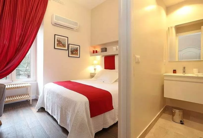 هتل Daplace Arena House