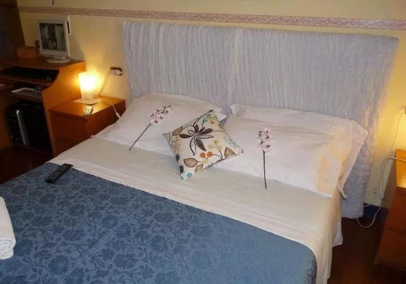 هتل Daplace Arena House