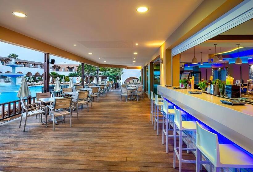 فندق Gaia Village