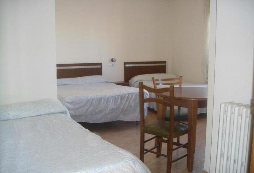 ホテル Hostal Isabel