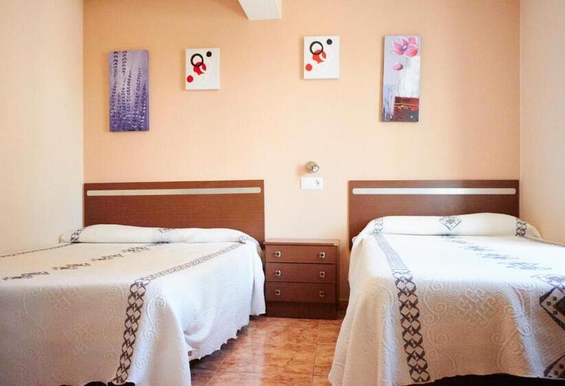 ホテル Hostal Isabel