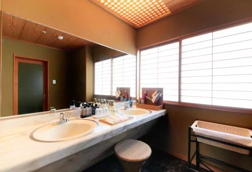 Otel Yamashiro Onsen Miyabi No Yado Kaga Hyakumangoku