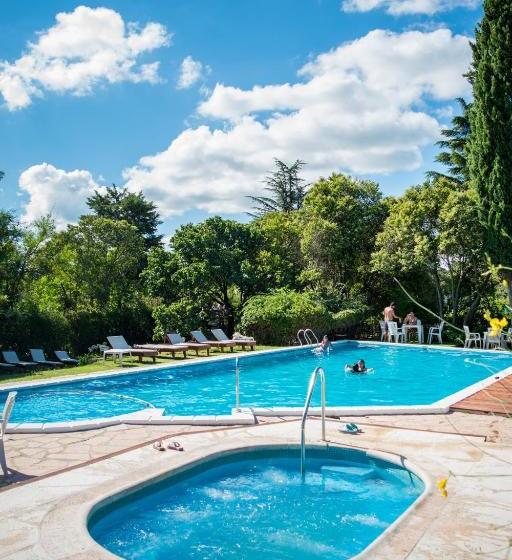 Хостел L Hirondelle Adults Only