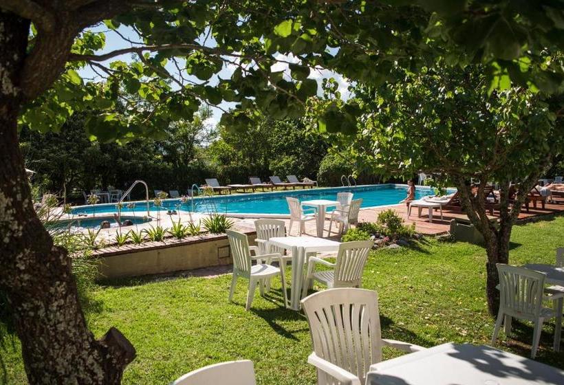 Хостел L Hirondelle Adults Only