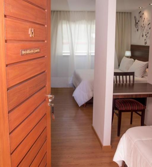 Хостел L Hirondelle Adults Only