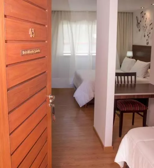 여관 L Hirondelle   Adults Only