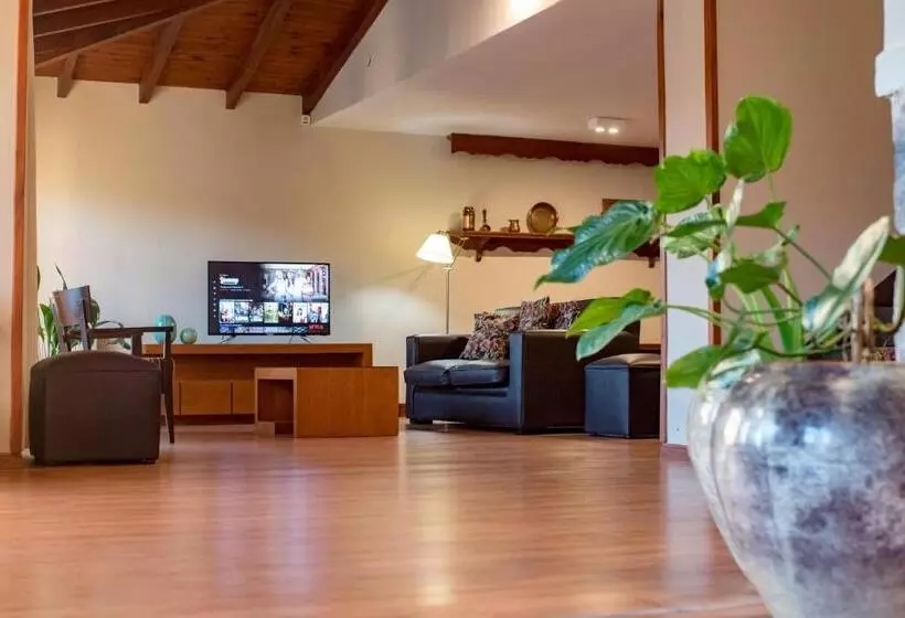 여관 L Hirondelle   Adults Only