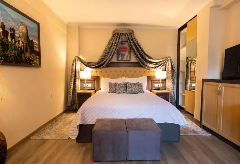 Отель Famissi Eden