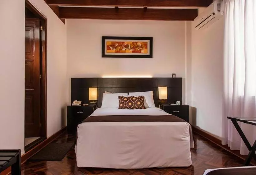 בית מלון כפרי Ferre De Ville