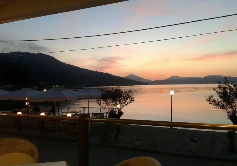 Hotelli Golden Sunset