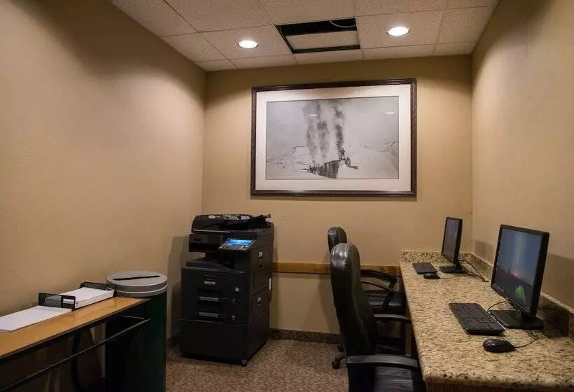 The Grand Lodge Hotel And Suites