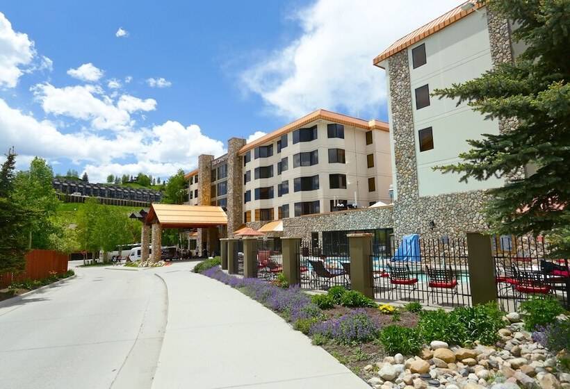 The Grand Lodge Hotel And Suites