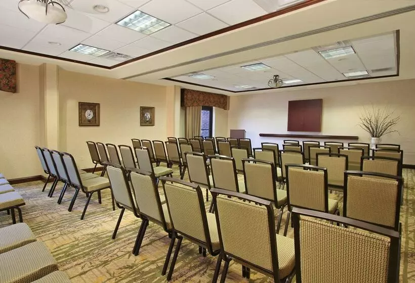 ホテル Hampton Inn & Suites Florence Downtown