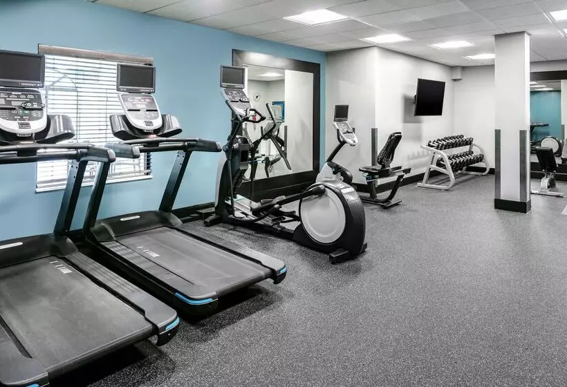 هتل Hampton Inn Council Bluffs