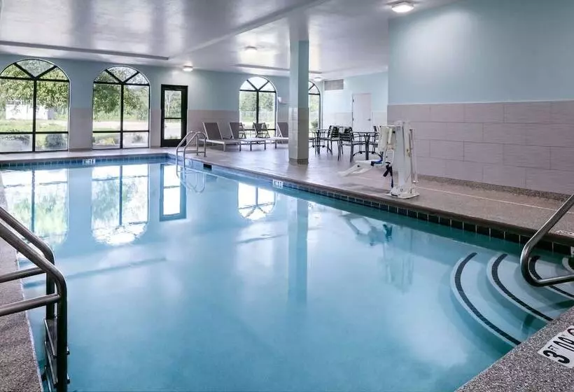 هتل Hampton Inn Council Bluffs