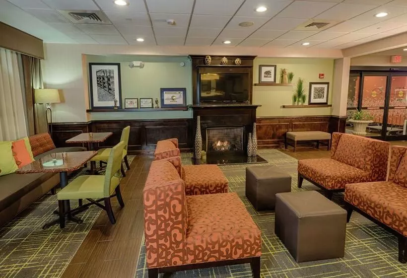 هتل Hampton Inn Spring Lake Fayetteville