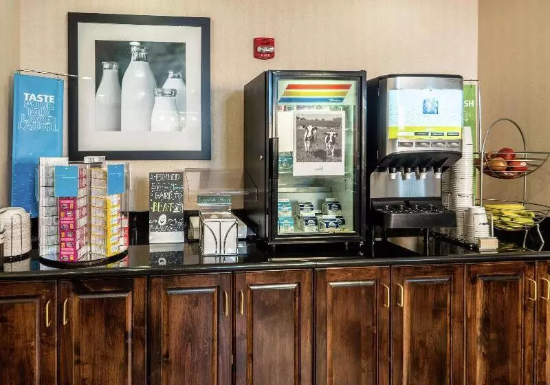 هتل Hampton Inn Spring Lake Fayetteville