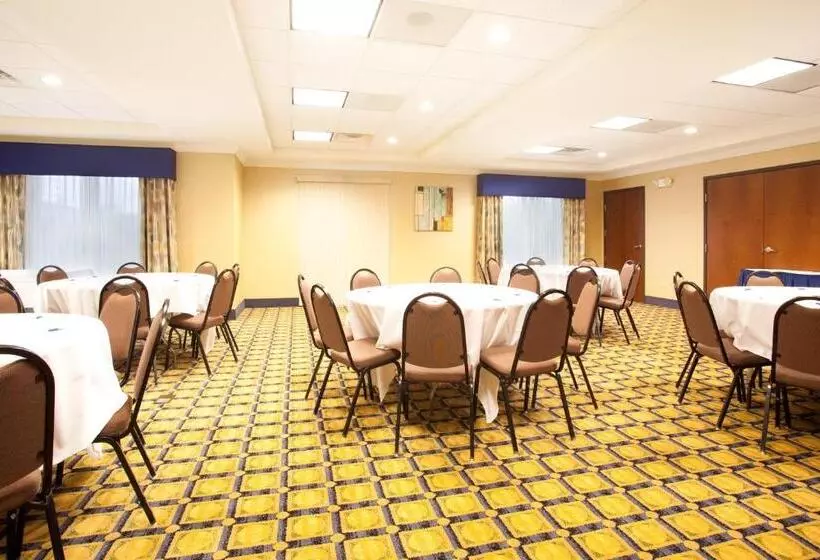 Holiday Inn Express Hotel & Suites Chicago South Lansing, An Ihg