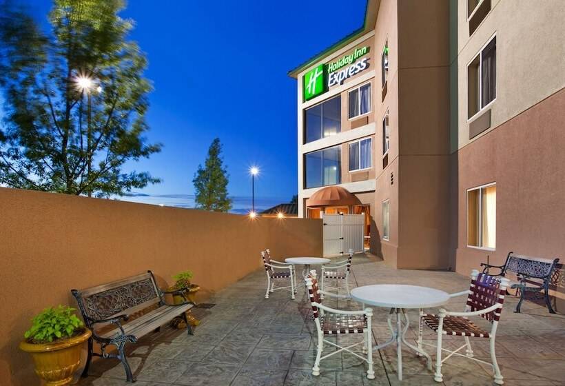 Holiday Inn Express Hotel And Suites Kings Mountain By Ihg