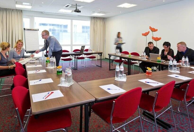 ホテル Ibis Sint Niklaas Centrum