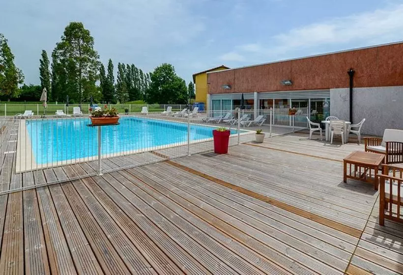 Отель Vacanceole Domaine Du Green